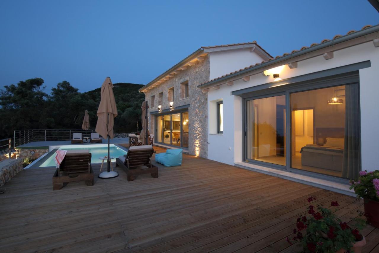 Tsakmakis Villas Luxury- Panoramic Sea View - Lefkada Tsoukaladhes Bagian luar foto